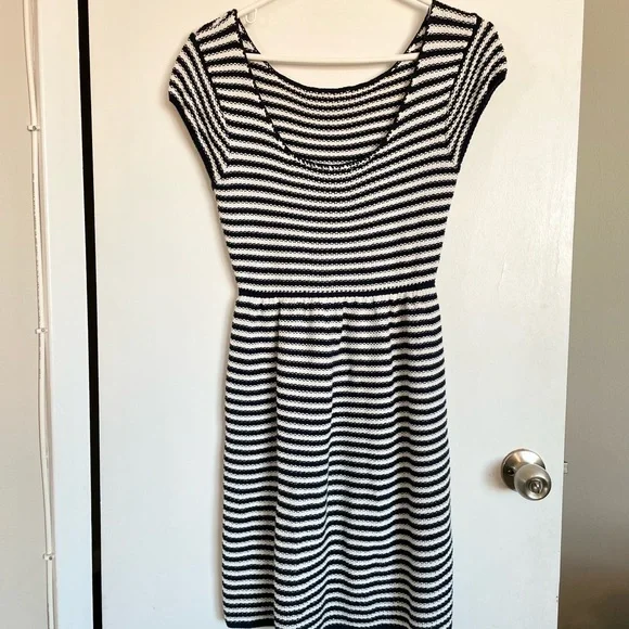 Tart Striped Knitted Short Sleeve Dress - Size S - Picture 8 of 11